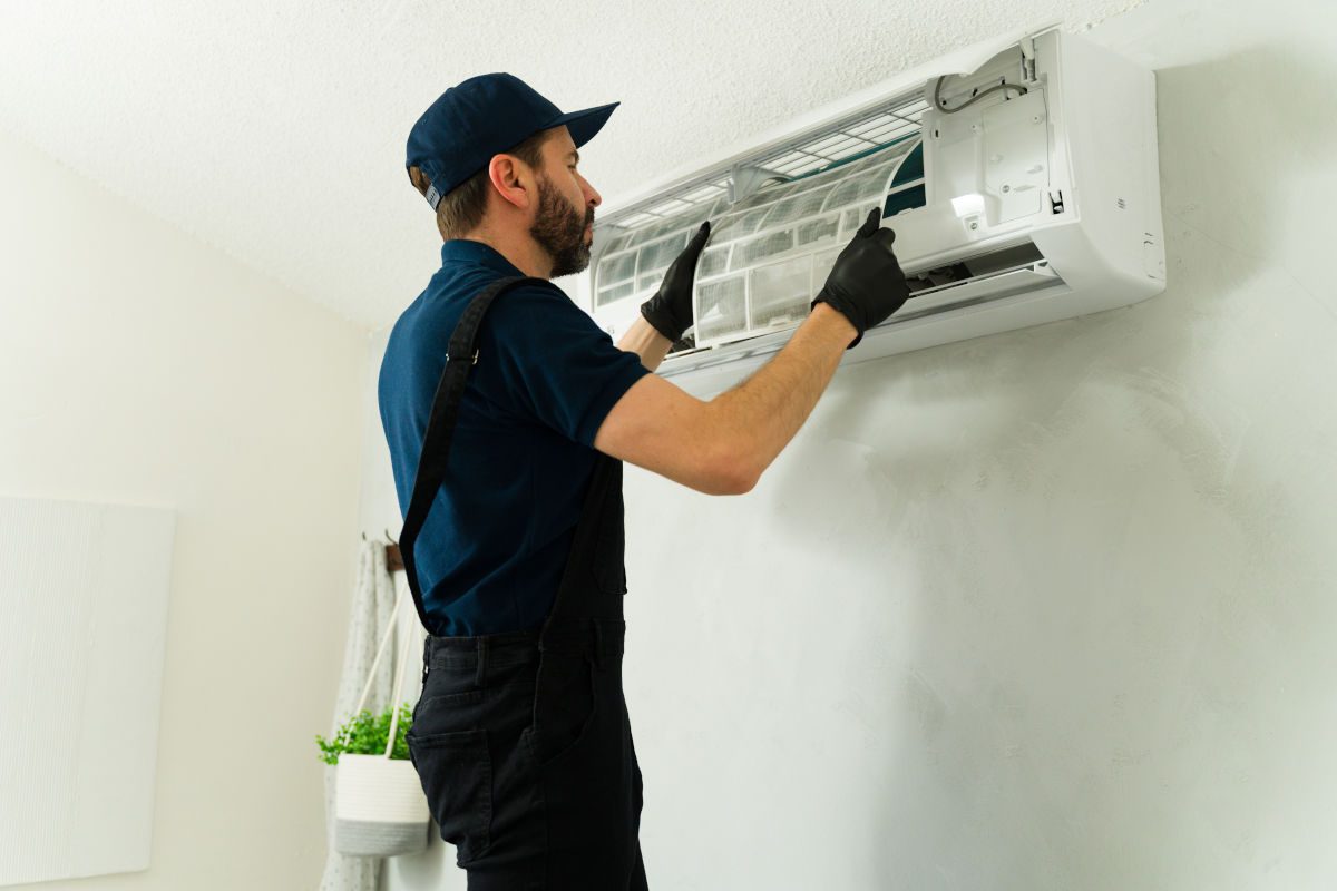 Ductless Mini-Split Maintenance in Dunedin & Clearwater, FL. Cool Wizard Air Conditioning